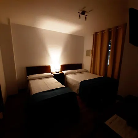 Hostal&apartamentos La Mar