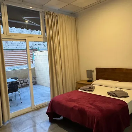 Hostal&apartamentos La Mar